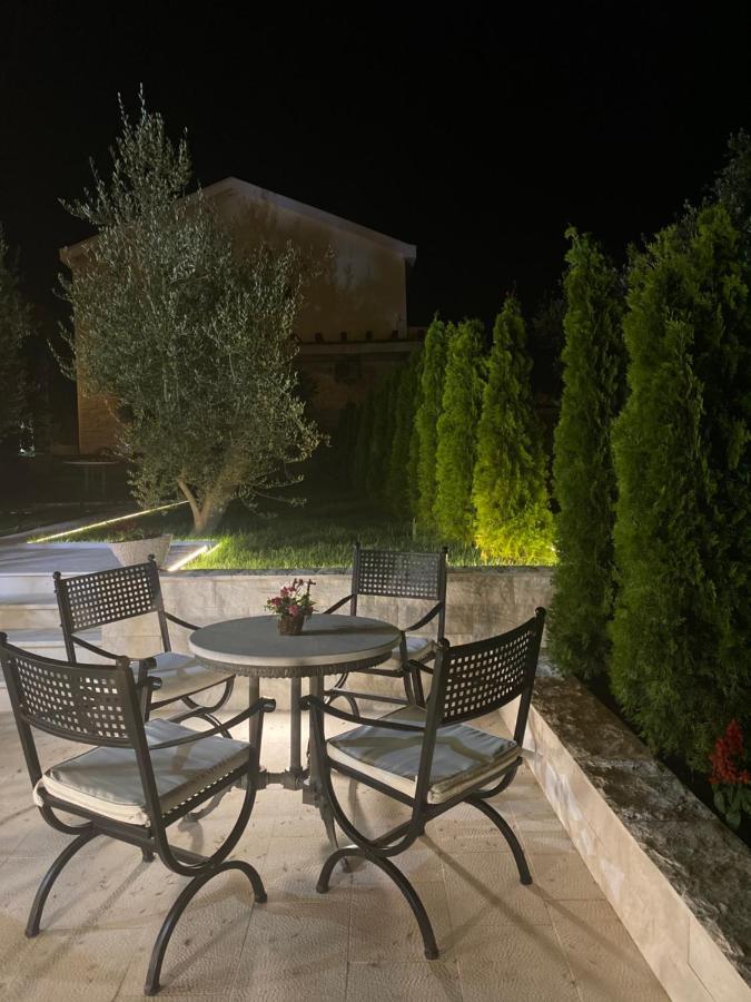 Villa Mare Apartments Tivat Exterior photo