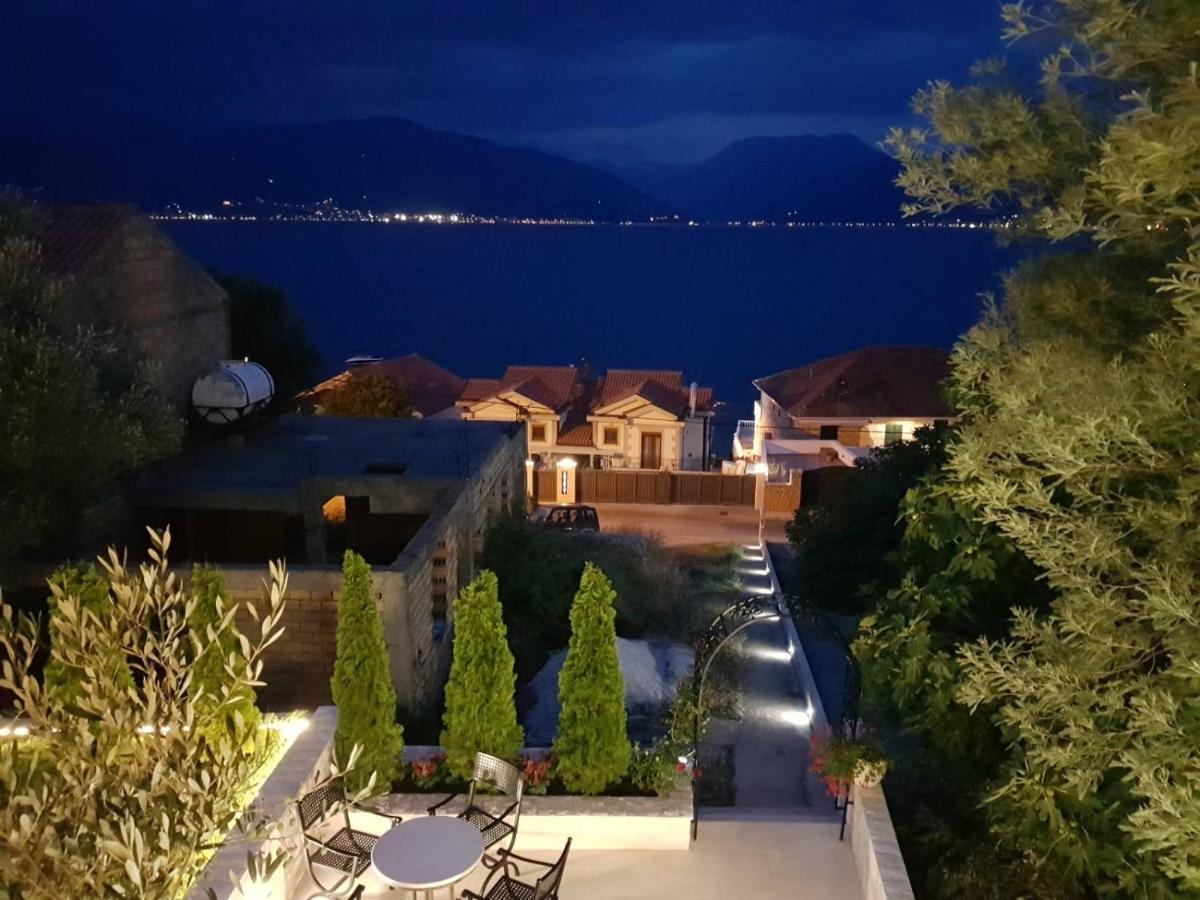 Villa Mare Apartments Tivat Exterior photo