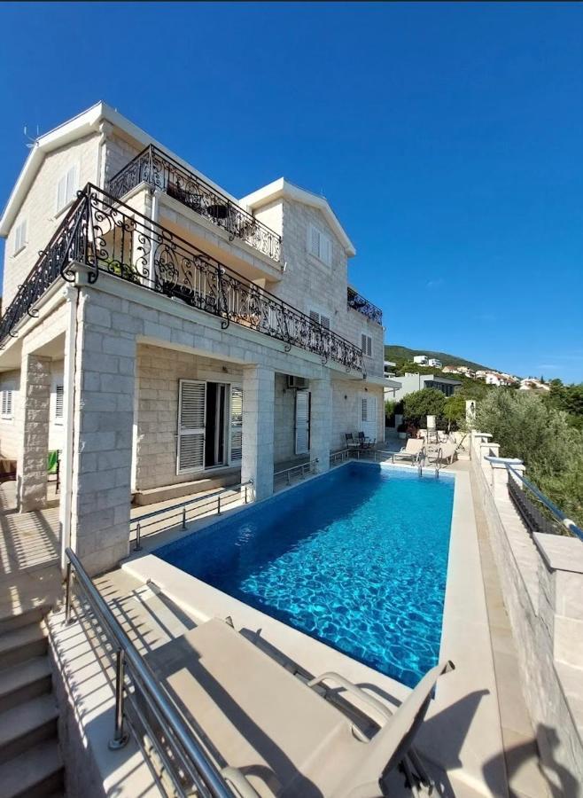 Villa Mare Apartments Tivat Exterior photo