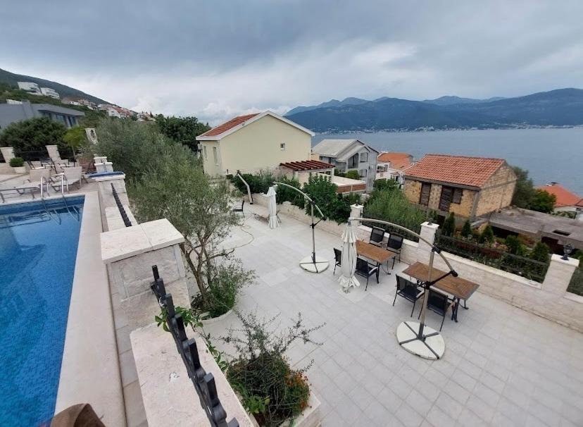 Villa Mare Apartments Tivat Exterior photo