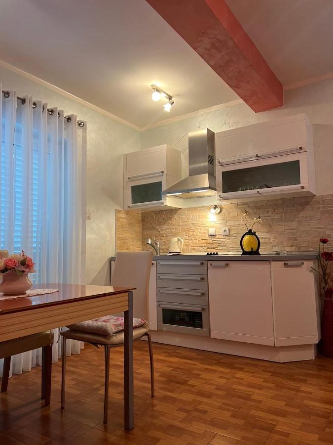 Villa Mare Apartments Tivat Exterior photo