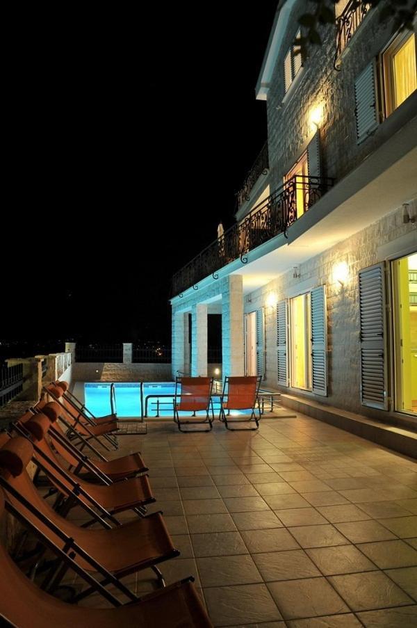 Villa Mare Apartments Tivat Exterior photo