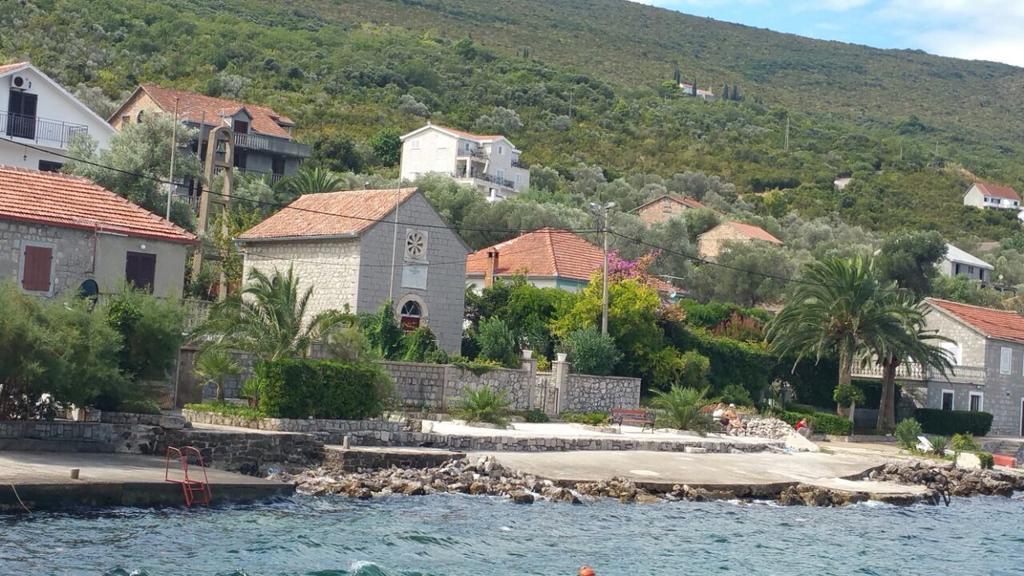 Villa Mare Apartments Tivat Exterior photo