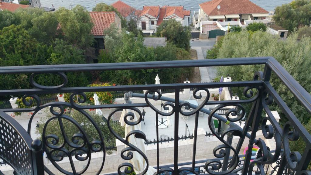 Villa Mare Apartments Tivat Exterior photo