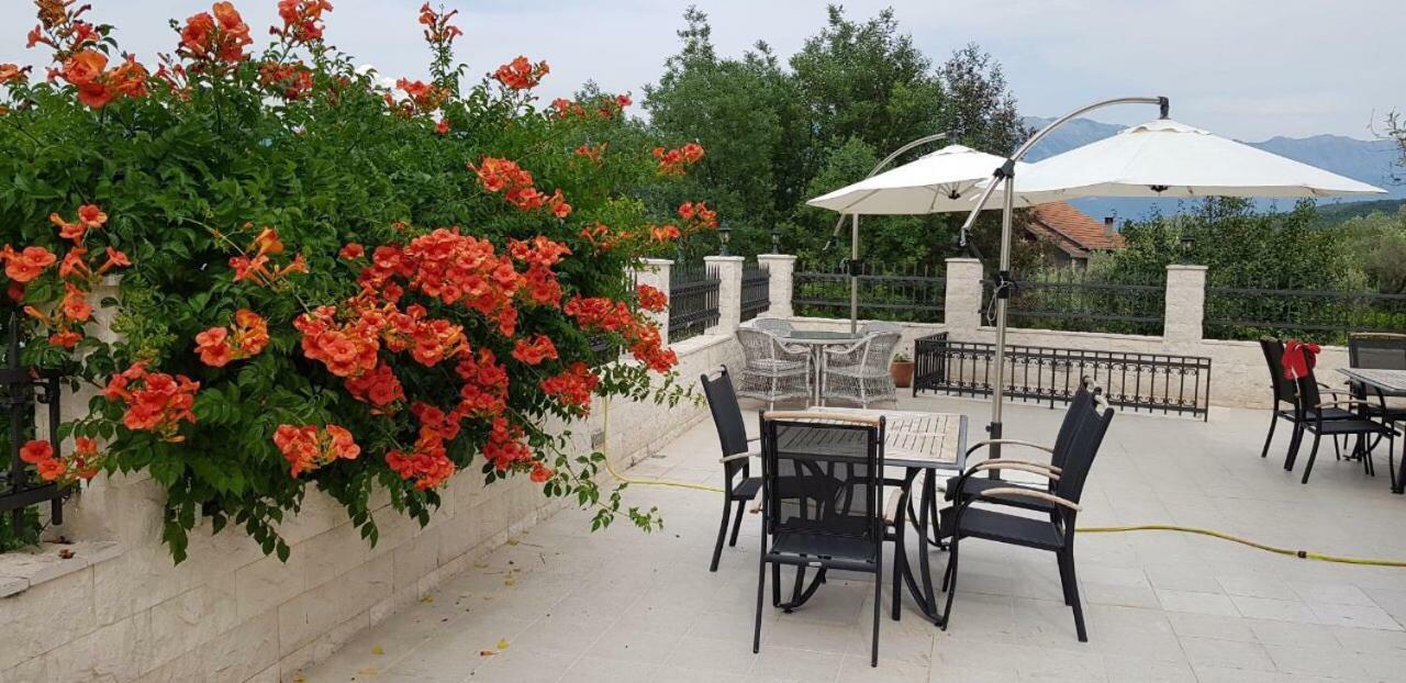 Villa Mare Apartments Tivat Exterior photo